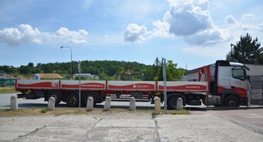 Příjezdová cesta na nakládku - Firemní prodejna Prefa Brno, Oslavany