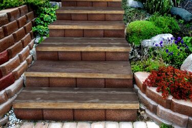 Betonové schody co vypadají jako ze dřeva | Betonové schody - fotogralerie