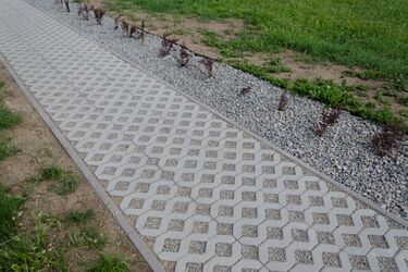 Zatravňovací dlažba ANDEZIT®, barva natural