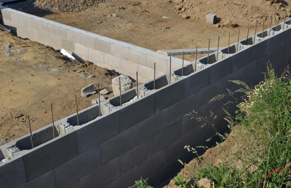 Obvodové zdi ze ztraceného bednění - Bednicí tvarovky z betonu Prefa