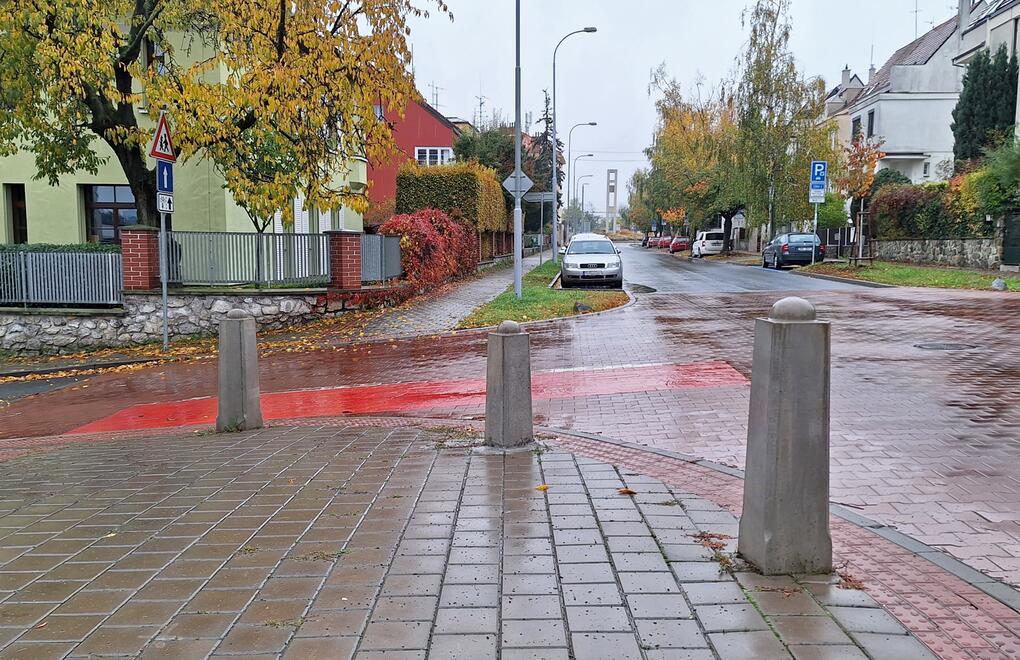 Betonové patníky JEHLAN odolávají i nepříznivým povětrnostním vlivům