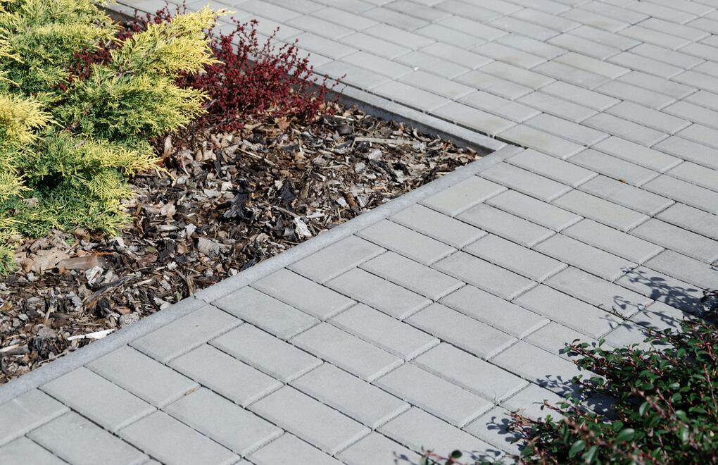 Jednoduchá nadčasová klasika: betonový pásek 20x10 cm