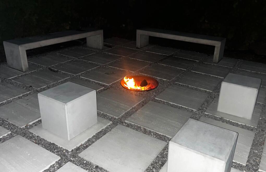 Venkovní posezení u grilu