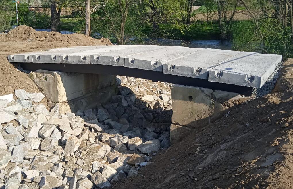 Přemostění ze silničních panelů IZD