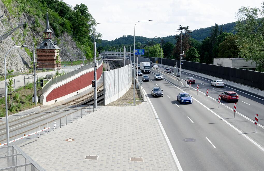 Městské plochy dlážděné betonovou dlažbou kostka