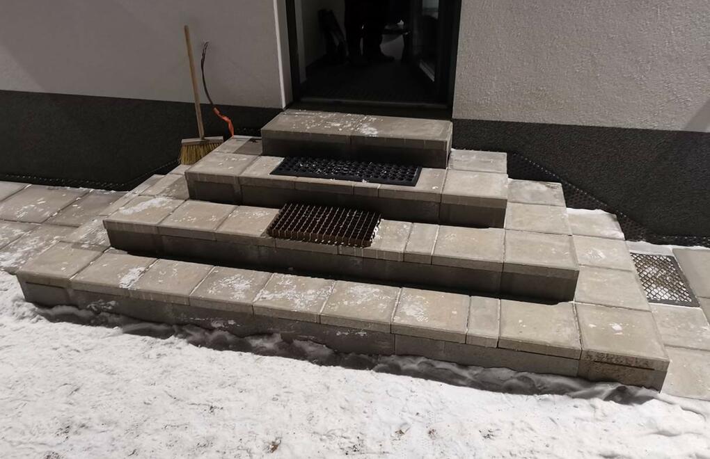 Třístranné schodiště ze ztraceného bednění a dlažby HBG®