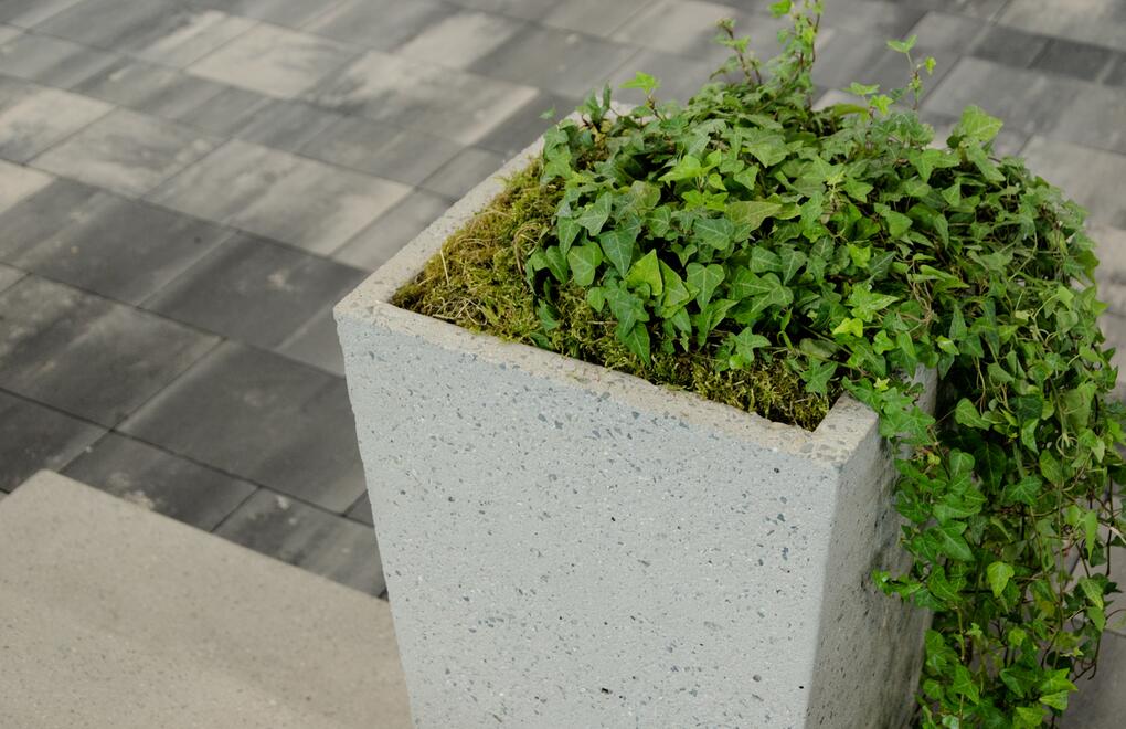 Detail horní rozšířené části květináče Sára