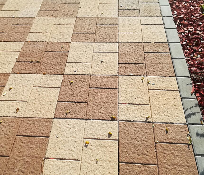 Betonová dlažba ARAGONIT® barva smetanová a karamelová