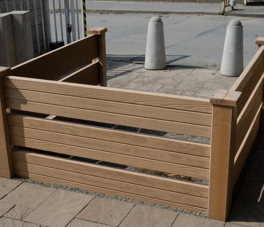 Betonový kompostér s hlavicí reliéf DŘEVO, barva béžová - foto č.11