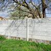 Betonový plot DEKOR jednostranný reliéf HAKLÍK barva natural - náhled č.5