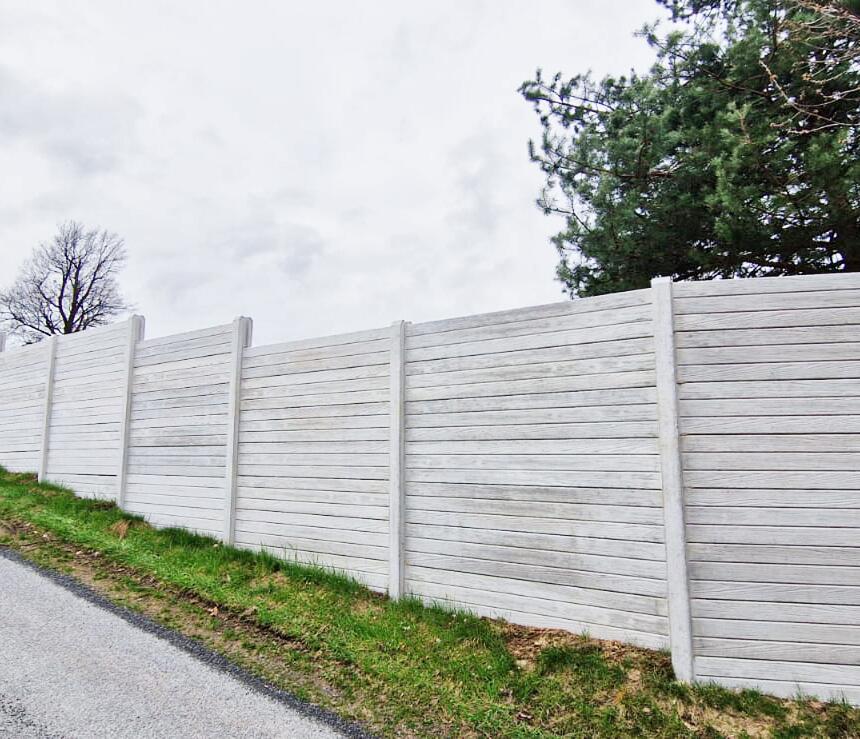 Betonový plot DEKOR jednostranný reliéf PRKNO, sloupky HLADKÉ barva natural - foto č.11