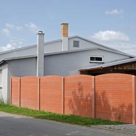 Betonová deska plotová jednostranný reliéf LÍCOVKA ukončovací oblouk