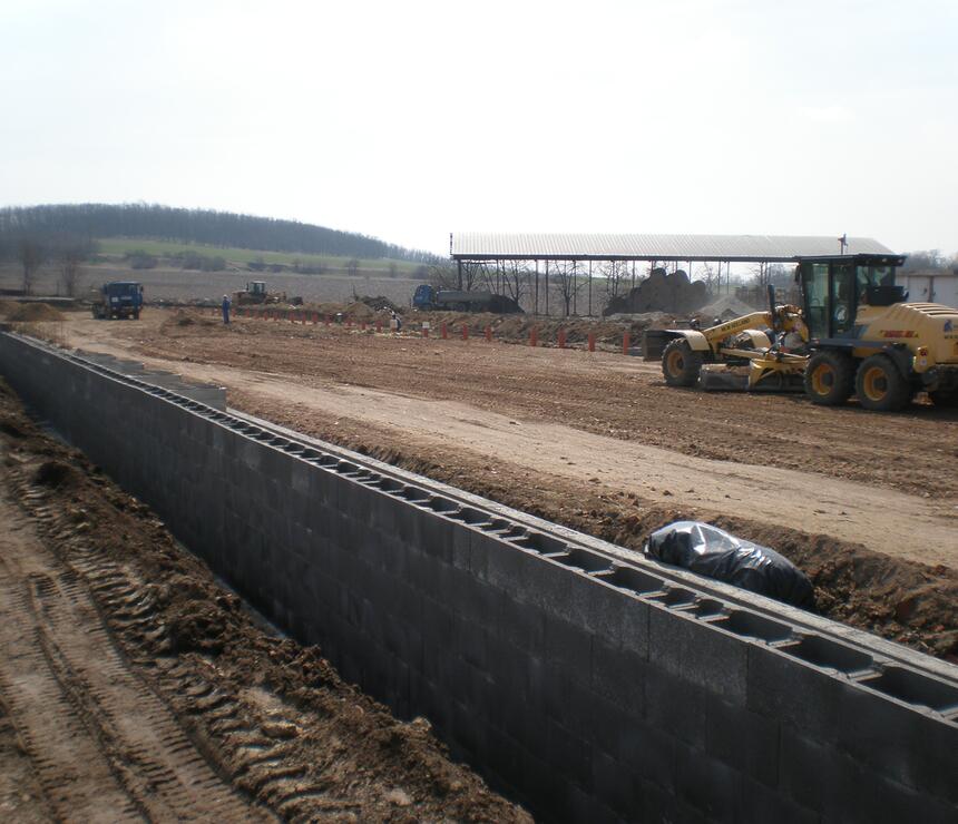 Betonové bednicí tvarovky