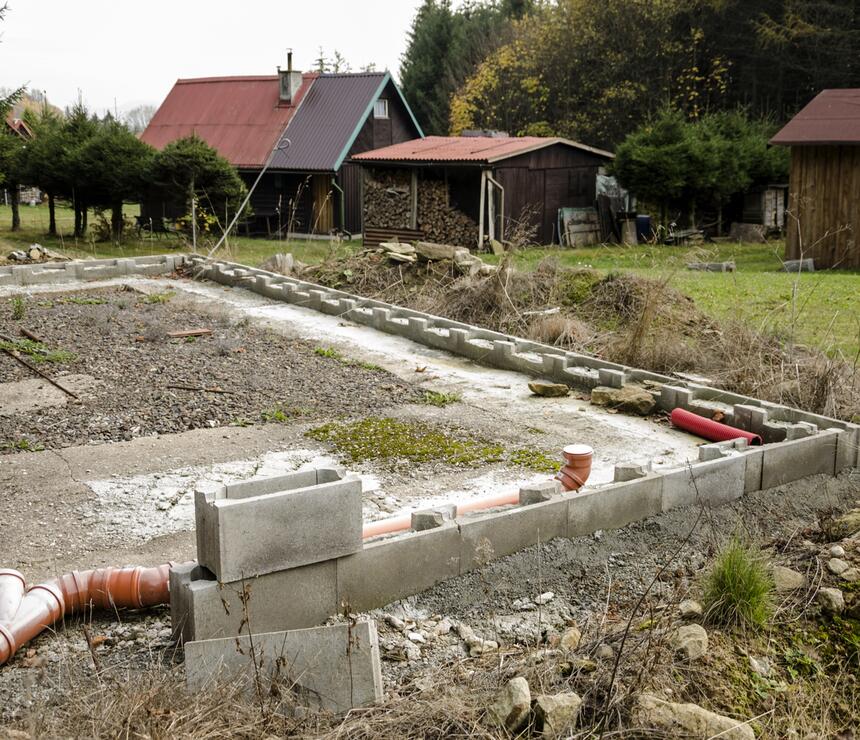Betonové bednicí tvarovky