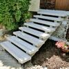 Betonová schodišťová deska barva natural povrch tryskaný pásek