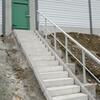 Betonový schodišťový blok barva natural povrch hladký