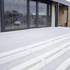 Betonový schodišťový blok barva natural povrch protiskluzový pásek