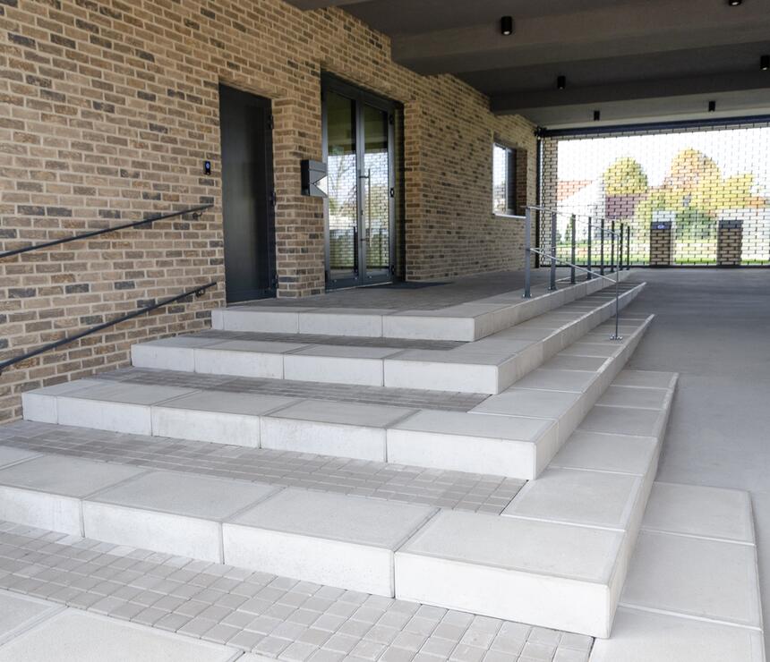 Betonový schodišťový blok 75x50x18 barva natural, protiskluzový nášlap - foto č.2