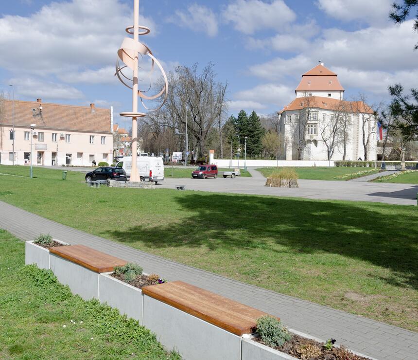 Lavička Sandra barva natural povrch hladký sedák beton coffee, květináč Laura barva natural povrch hladký - foto č.11