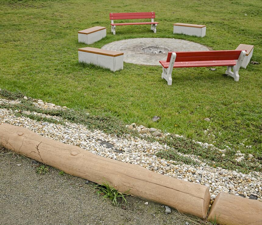 Lavička Sandra barva natural povrch hladký sedák beton coffee - foto č.10