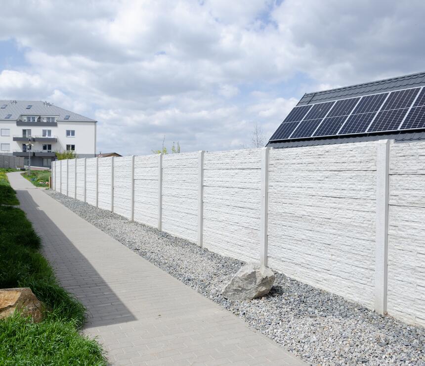 Betonový plot DEKOR jednostranný reliéf CIHLA barva natural