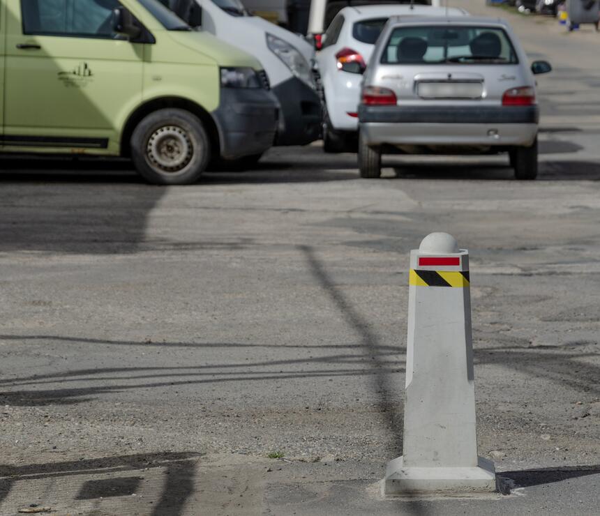 Patník JEHLAN nízký barva natural povrch hladký - foto č.11