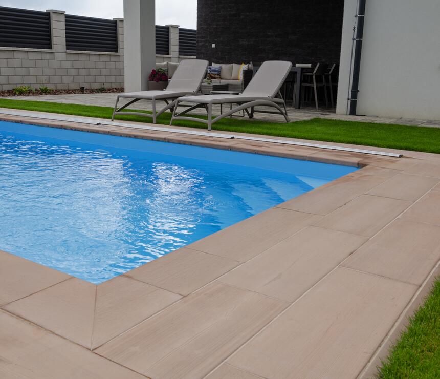 Betonový bazénový lem vnitřní barva karamelová - foto č.6