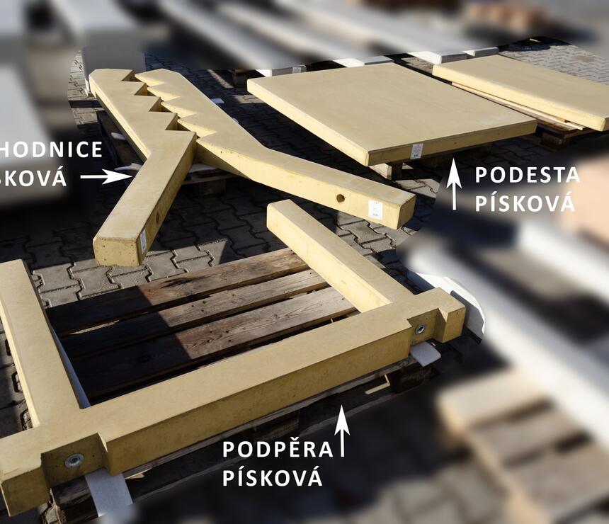 Betonové montované schodiště před expedicí: podesty, schodnice a podpěra barva písková - foto č.9