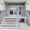 Betonové montované schodiště, barva natural, schodišťové desky s tryskaným páskem