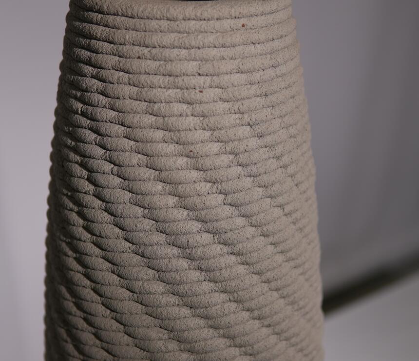 Váza Stéblo z 3D tištěného betonu - foto č.4