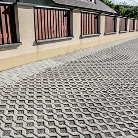 Betonová zatravňovací dlažba ANDEZIT®