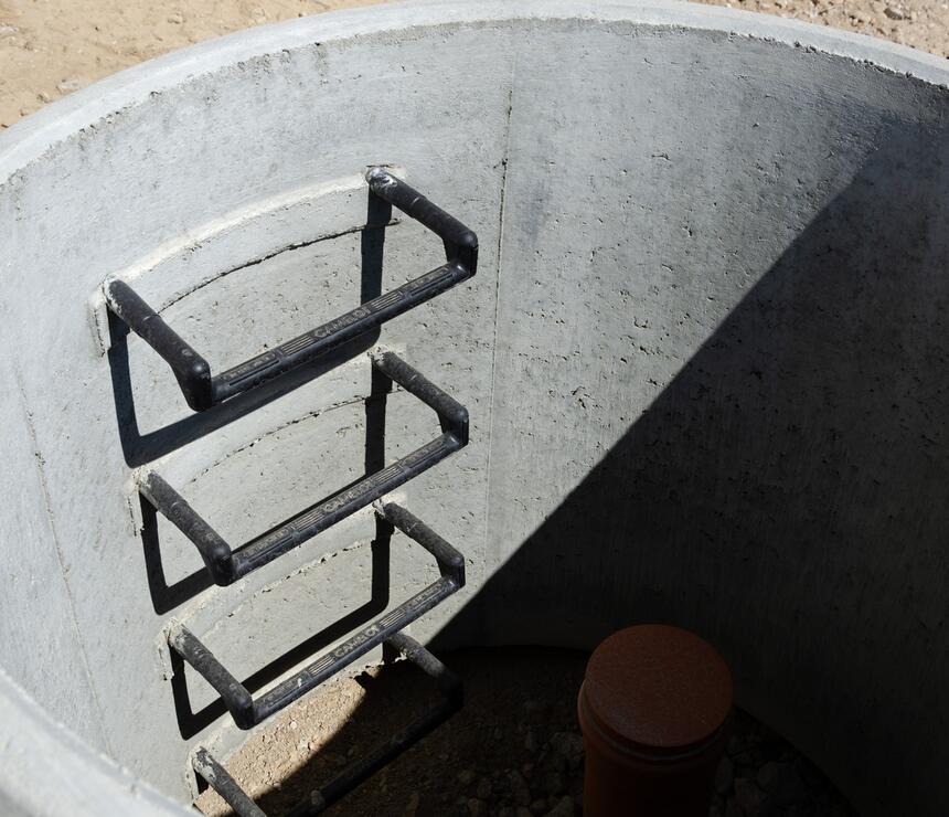 Betonové šachtové skruže se stupadly - #10 - foto č.5