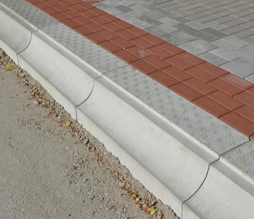 Betonový obrubník zastávkový bezbariérový - #7 - foto č.8