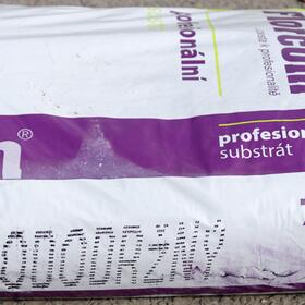 Florcom substrát vododržný s minerálem PROFI