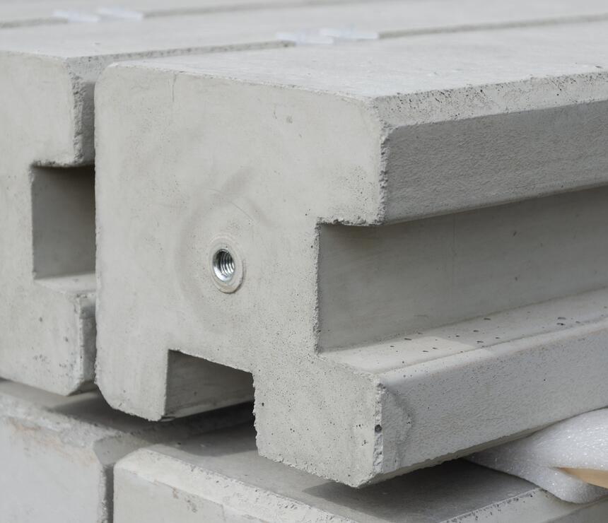 Betonový sloupek na plot rohový HLADKÝ zkrácený, barva natural - foto č.3