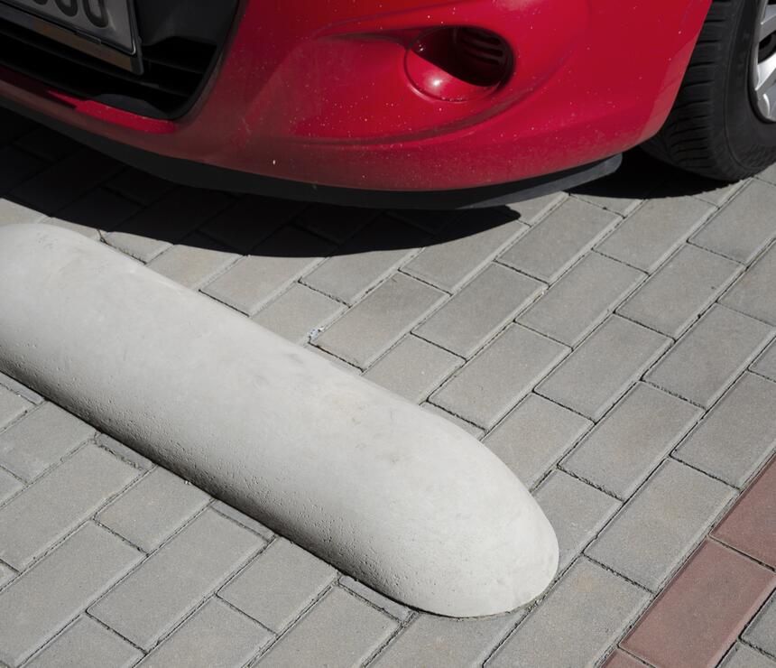 Betonová zábrana pod kola barva natural