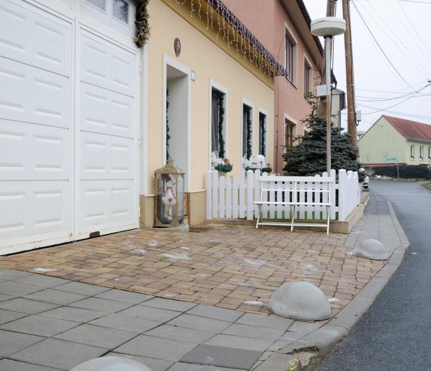 Betonová polokoule barva natural povrch hladký - foto č.10