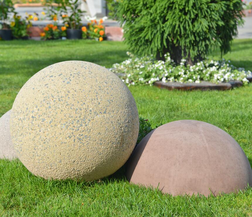 Betonová polokoule barva karamelová povrch hladký