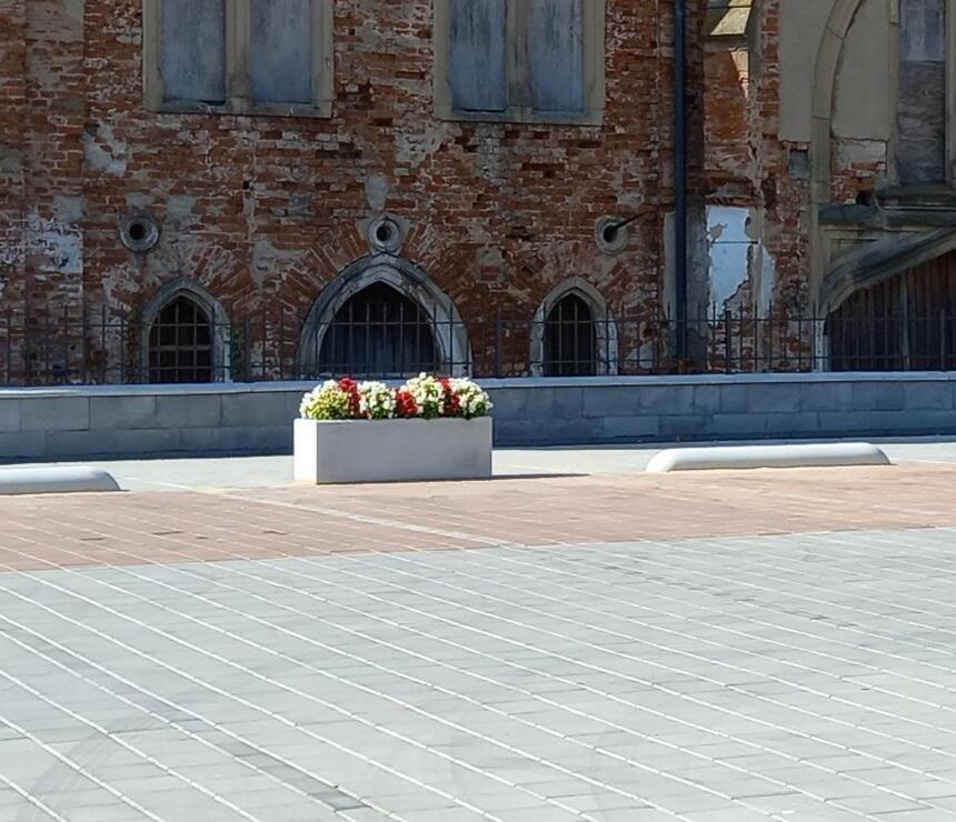 Betonový květináč Sandra barva natural povrch hladký - foto č.8
