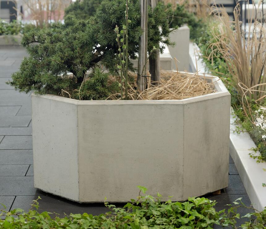 Betonový květináč Xena barva natural povrch hladký - foto č.9