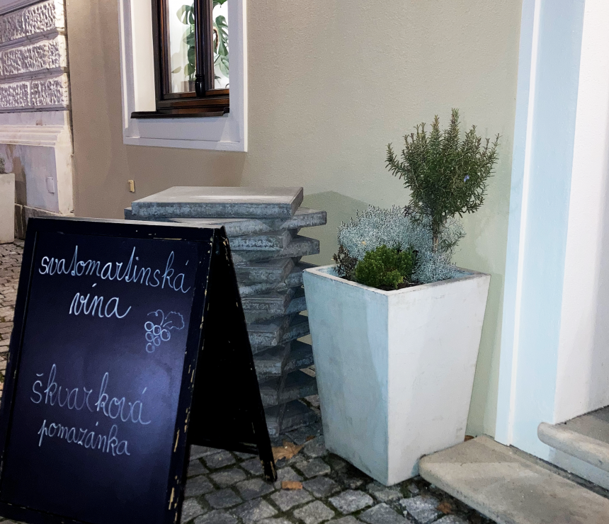 Betonový květináč Sára I barva natural povrch hladký - foto č.4