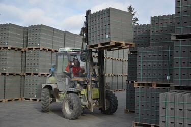 Naložíme jej k Vám na vozík nebo odešleme kamkoliv po celé ČR | Ztracené bednění 15 cm – praktické řešení pro menší stavby