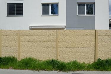 Betonový plot chrání Vaše soukromí | Betonový plot s imitací dřeva = betonové desky, které mají povrchovou úpravu, která vypadá jako dřevo