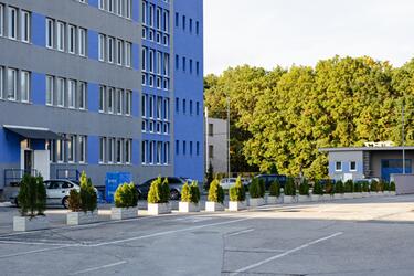 Realizujeme i větší dodávky betonových květináčů | Máte projekt a chcete nabídku betonových květináčů „na míru“?