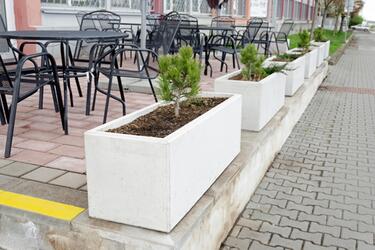 Venkovní betonové květináče oživí Vaši zahrádku nebo terasu | Máte projekt a chcete nabídku betonových květináčů „na míru“?